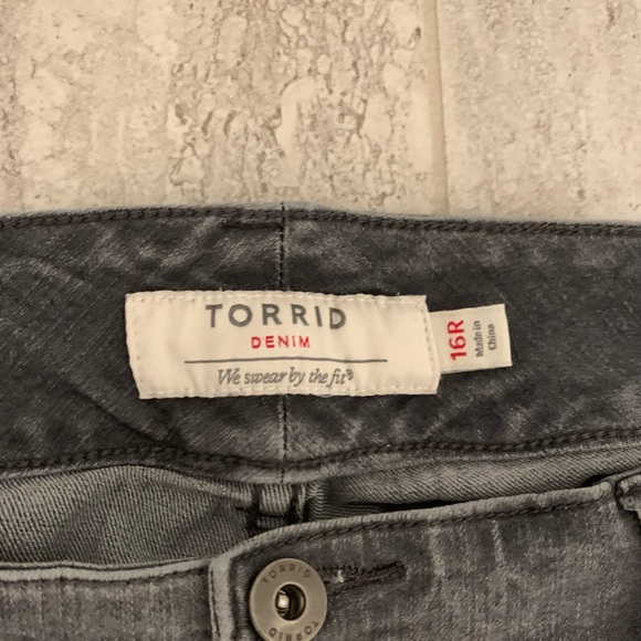Torrid Denim Jeggings - Picture 3 of 4